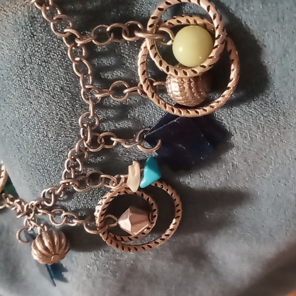 Circle link necklace with blue shell green beaded collar necklace.. - Picture 3 of 4